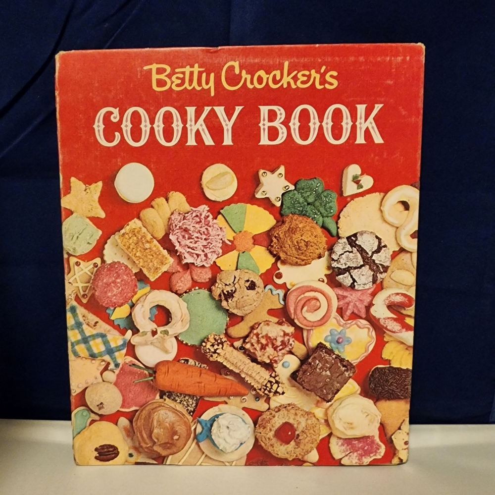 1963 BETTY CROCKER'S COOKY BOOK, first edition, first print in amazing condition
